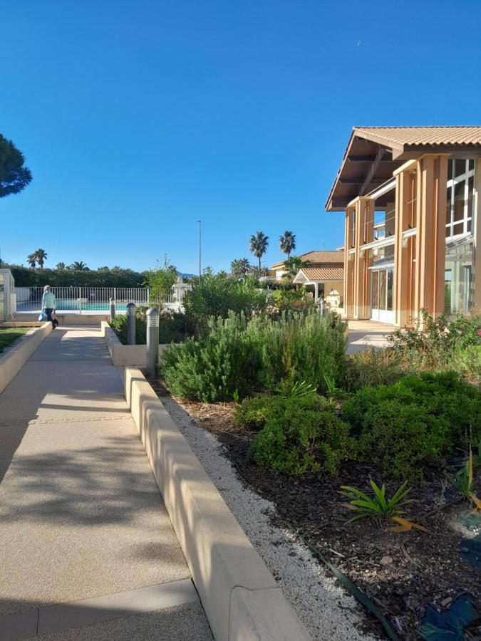 Ferienwohnung Port Frejus Thalasso Base Nature Exterior foto